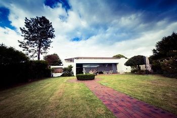 Sandown Regency - Kawana Tourism 36