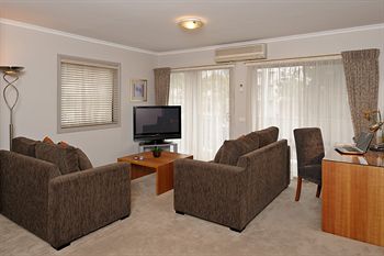 Ringwood Royale - Kawana Tourism 2