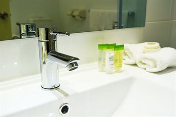 Best Western Plus Buckingham International - Kawana Tourism 8