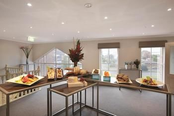 Best Western Plus Buckingham International - Kawana Tourism 13