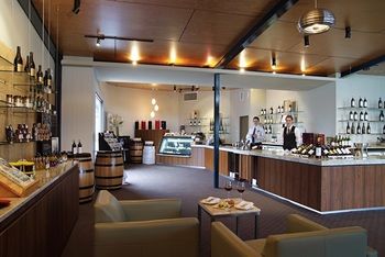 Balgownie Estate Vineyard & Spa - Kawana Tourism 25