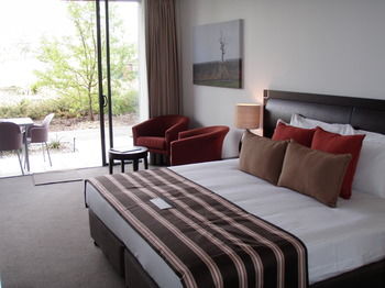 Balgownie Estate Vineyard & Spa - Kawana Tourism 52