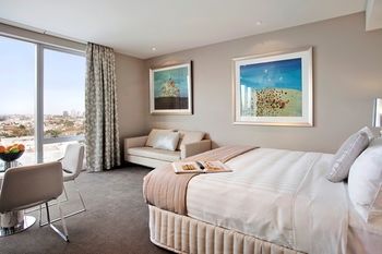 Art Series - The Olsen - Kawana Tourism 7