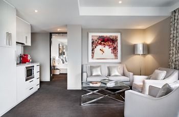 Art Series - The Olsen - Kawana Tourism 19