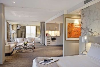 Art Series - The Olsen - Kawana Tourism 43
