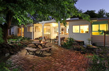 Valley Ranges Getaways - Kawana Tourism 13