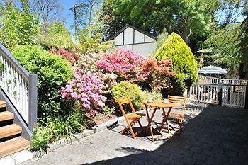 Holly Lodge - Kawana Tourism 0