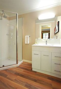 Holly Lodge - Kawana Tourism 2