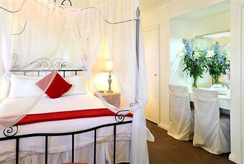 Holly Lodge - Kawana Tourism 8