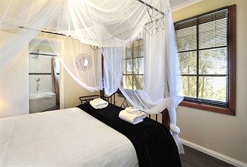 Holly Lodge - Kawana Tourism 22