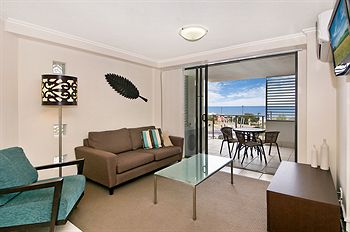 ULTIQA Shearwater Resort - Kawana Tourism 4