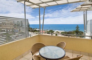 ULTIQA Shearwater Resort - Kawana Tourism 9