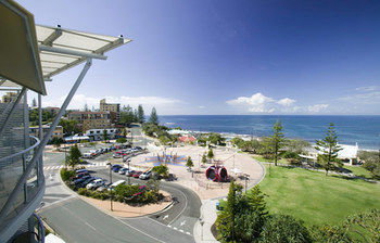 ULTIQA Shearwater Resort - Kawana Tourism 17