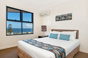ULTIQA Shearwater Resort - Kawana Tourism 19