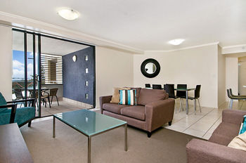 ULTIQA Shearwater Resort - Kawana Tourism 27