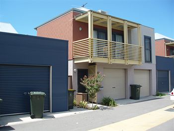 Harbourside Terraces - Kawana Tourism 0