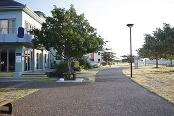 Harbourside Terraces - Kawana Tourism 9