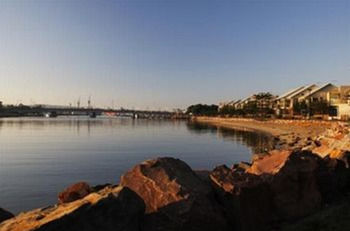 Harbourside Terraces - Kawana Tourism 18