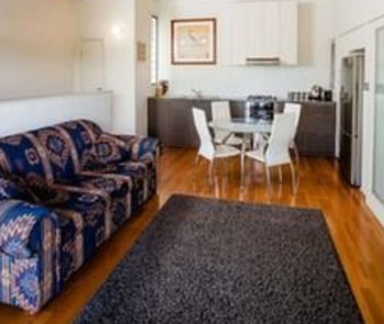 Harbourside Terraces - Kawana Tourism 21