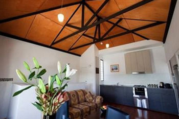 Harbourside Terraces - Kawana Tourism 22