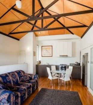 Harbourside Terraces - Kawana Tourism 23