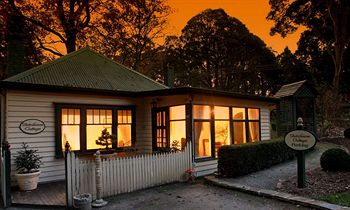 Moulton Park Estate - Kawana Tourism 11