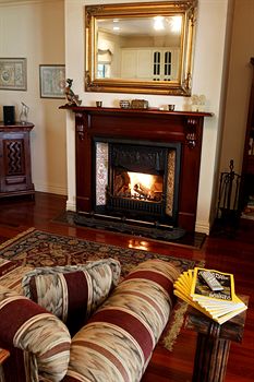 Moulton Park Estate - Kawana Tourism 16