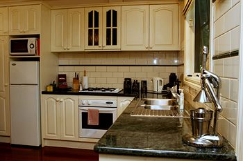 Moulton Park Estate - Kawana Tourism 17