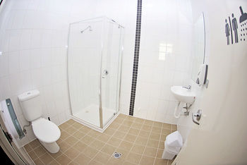 United Backpackers Melbourne - Kawana Tourism 3