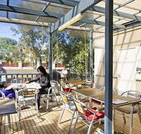 Cambridge Lodge - Hostel/Backpacker - Kawana Tourism