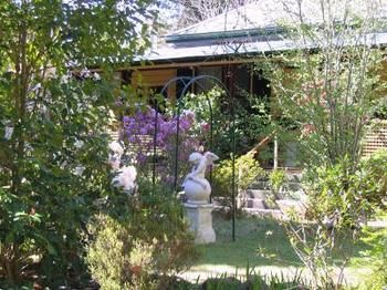 Chalet Blue Mountains - Kawana Tourism 3