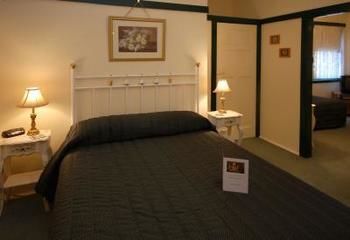 Chalet Blue Mountains - Kawana Tourism 4