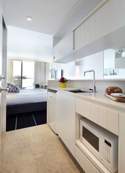 Adina Apartment Hotel Bondi Beach - Kawana Tourism 5