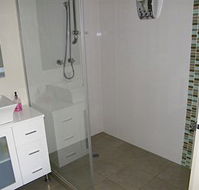 DeaposVine Escape - Kawana Tourism