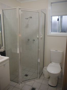 King Street Boutique Motel - Kawana Tourism 3