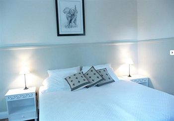 A Room With A View Bed & Breakfast - Kawana Tourism 0