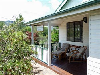 A Room With A View Bed & Breakfast - Kawana Tourism 4