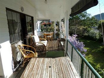 A Room With A View Bed & Breakfast - Kawana Tourism 5