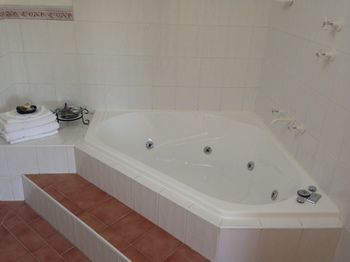 Valley Of The Waters B&B - Kawana Tourism 8