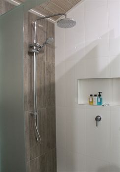 Arabella Guesthouse - Kawana Tourism 24