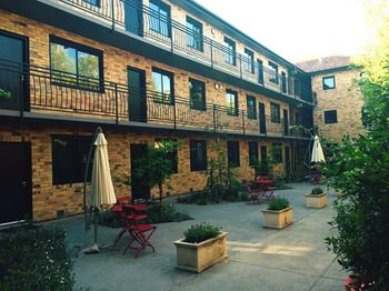Aberlour Court - Kawana Tourism 28