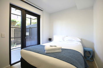 Aberlour Court - Kawana Tourism 32