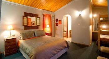 Riverwood Downs Mountain Valley Resort - Kawana Tourism 12