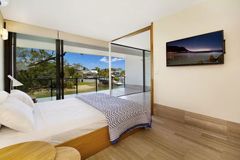 Jacaranda Noosa - Kawana Tourism 12
