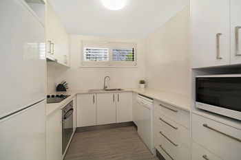 Jacaranda Noosa - Kawana Tourism 15