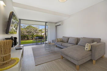 Jacaranda Noosa - Kawana Tourism 19