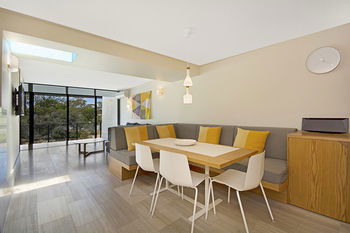 Jacaranda Noosa - Kawana Tourism 22
