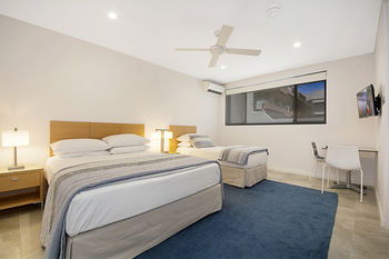 Jacaranda Noosa - Kawana Tourism 40
