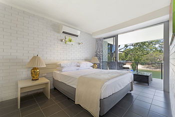 Jacaranda Noosa - Kawana Tourism 52