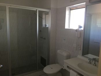 Ulladulla Harbour Motel - Kawana Tourism 14